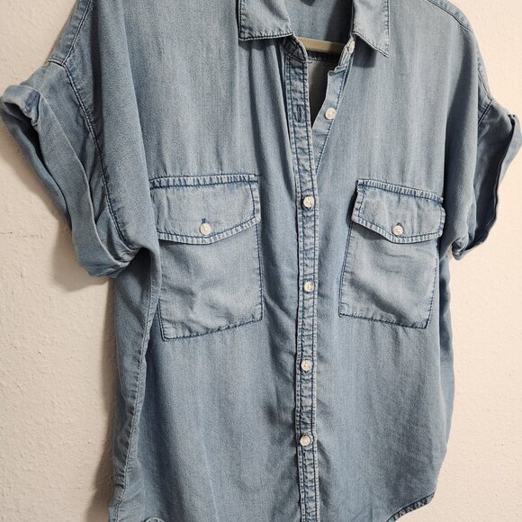 Thread & Supply Women's Short-sleeved Button Up Shirt Medium - Picture 3 of 7